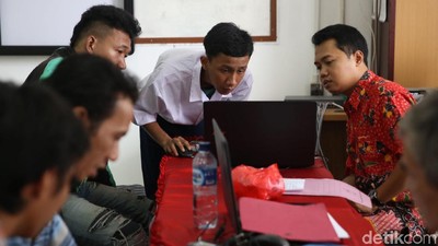 Suasana Hari Terakhir PPDB Online Tingkat SMA di Jakarta