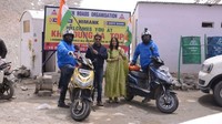 Sekali cas sampai baterai penuh, skuter tersebut bisa menjangkau jarak hingga 170-200 km. Dan akhirnya skuter listrik itu tiba di jalanan tertinggi dunia. Foto: Istimewa