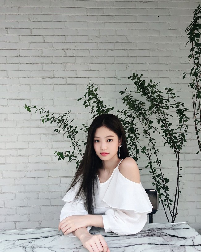 Semenjak merilis album perdana Square Up, para member Blackpink membuka akun Instagram pribadi. Tak terkecuali sang rapper Jennie yang membuat akun dengan nama @jennierubyjane. Foto: Instagram @jennierubyjane