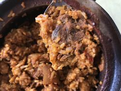 Hii... Berani Coba Claypot Isi Daging Biawak?