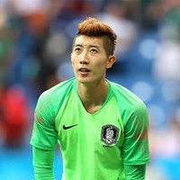 Cho Hyun Woo adalah kiper Korea Selatan yang berlaga dalam pertandingan melawan Jerman, Rabu, (27/6/2018). Hyun Woo menjadi sosok heroik yang dianggap menyelamatkan timnas Korea sehingga melaju ke babak berikutnya. Foto: Getty Images