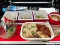 Duduk di Kelas Ekonomi Rasa Bisnis Japan Airlines