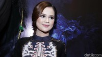 Cut Meyriska membawa kabar berencana menikah. Foto: Palevi S/detikHOT