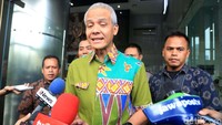Gubernur Jawa Tengah itu mengaku memberikan kesaksian terkait keponakan Setya Novanto, Irvanto Hendra Pambudi Cahyo, serta Made Oka Masagung.