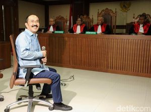 Divonis 7 Tahun Bui, Fredrich Tuding Jaksa dan Hakim Bersekutu