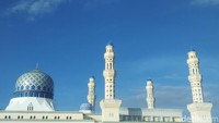 Masjid Bandaraya begitu elok dipandang. Selain sebagai tempat ibadah umat Muslim, masjid ini juga menjadi pusat studi kajian Islam di Sabah yang bekerjasama dnegan Universitas Malaysia Sabah (Afif Farhan/detikTravel)