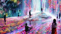 Bayangkan sebuah museum di mana kamu bisa menjadi bagian dari karya seni di dalamnya. Bukan impian, Mori Building Digital Art Museum: teamLab Borderless atau yang disingkat dengan Museum Seni Digital ini bisa mewujudkannya (@teamlab_borderless/Instagram)