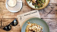 Ana juga dikenal sebagai influencer hits di Instagram. Kala ke Australia, ia mampir ke Moore & Moore Cafe untuk mencicip sarapan enak buatan kafe ini. Foto: Instagram anaoctarina