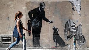 Melihat Karya Banksy yang Hebohkan Kota Paris