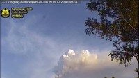 Begini kondisi Gunung Agung kemarin sore (28/6). Foto: Gunung Agung/Dok PVMBG