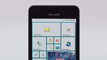Untuk menyesuaikan, vendor smartphone tersebut pun Microsoft. Foto: YouTube/4096