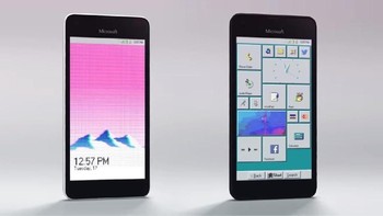 Ia menampilkan bagaimana penampakan sistem operasi tersebut jika dijalankan pada smartphone. Foto: YouTube/4096