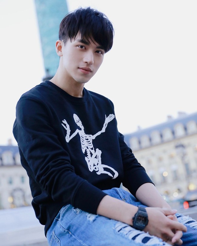 Dari China, ada aktor berusia 23 tahun Timmy Xu yang berhasil mendapatkan tempat di hati netizen sebagai pria tampan kharismatik yang cocok dijadikan pacar. Foto: Instagram