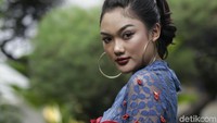 Marion Jola dikenal memiliki daya tarik atau keseksian yang membuat pria jatuh hati. Pool/Palevi S/detikFoto.