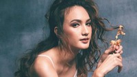 Ada pula Nadine Chandrawinata yang masuk dalam deretan artis cantik keturunan Jerman. Foto: Dok. Instagram