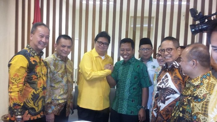 Airlangga Sambangi Rommy, Bahas Apa?