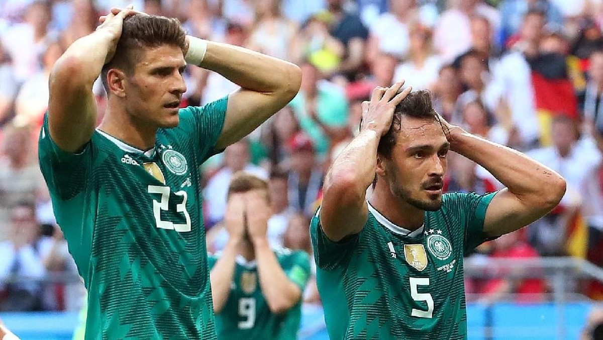 Pemain timnas Jerman usai ditaklukkan Korea Selatan. (Foto: Michael Dalder/Reuters)