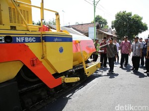 Buka Akses Pinggiran Banyuwangi, Bupati Anas Cek Jalan Lintas Timur