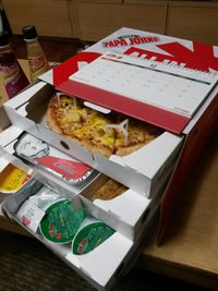 Ternyata Ini Alasannya Kenapa Orang Korea Makan Pizza dengan Acar