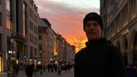 Dia juga suka narsis berfoto dengan lanskap yang cantik. Kota Munich di Jerman, sudah dijelajahi tiap sudutnya (manuelneuer/Instagram)