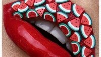 Semangka merah segar jadi tema riasan kali ini. Hayo bisa jadi ide saat akan pemotretan nih. Foto: Istimewa