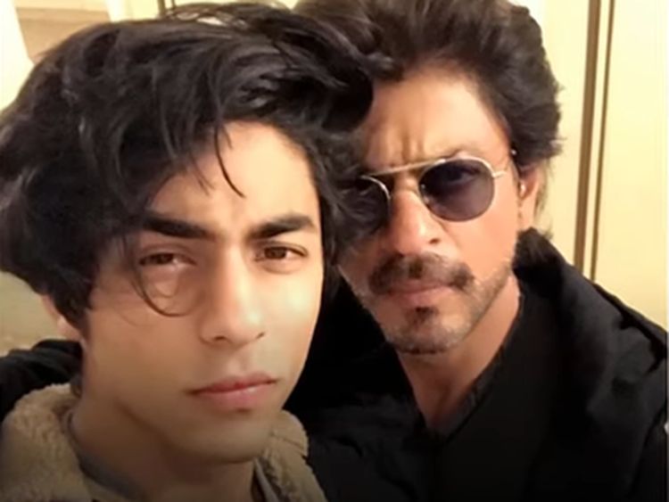 Nggak Kalah Kekar dari Bapaknya, Begini Machonya Anak Shah Rukh Khan
