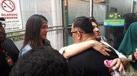 Nampak pula dukungan para rekan artis seperti Wulan Guritno hingga Jefri Nichol.