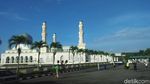 Foto: Masjid Terapung di Malaysia yang Ternoda