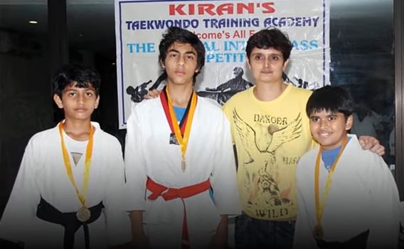 Aryan Khan anak Shah Rukh Khan