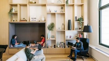 Salah satu sudut ruang kerja. Foto: Instagram