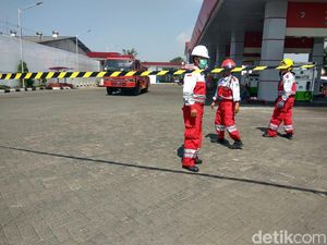 SPBU Ini Ditutup Saat Kebakaran Gudang Bahan Kimia di Sidoarjo