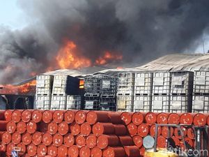 Gudang Bahan Kimia di Sidoarjo Terbakar, Polisi: Kerugiannya Belum Dicek