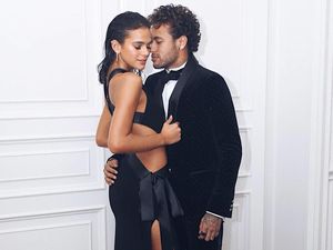 10 Momen Mesra Neymar dan Pacar Modelnya, Awas Bikin Baper