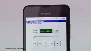 Begini tampilan ponsel berbasis Windows 95 ini jika menjalankan rekaman suara. Foto: YouTube/4096