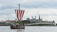 Sungai Kazanka membelah Kota Kazan dan lalu mengalir ke Sungai Volga. Cara terbaik menikmatinya adalah dengan wisata perahu (Russia Travel) 