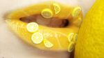 Uniknya 10 Gaya Makeup Bibir Bertema Makanan, Mulai Buah hingga Cake Cantik