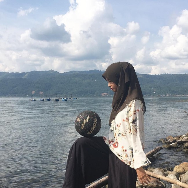 Kini ia sudah memiliki lebih dari 70 ribu pengikut di Instagram. Setiap video yang ia unggah bisa ditonton lebih dari 70 ribu pasang mata. Foto: Instagram/Qhouirunnisa