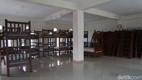 Untuk tempat berwudhu dan kamar mandi, traveler bisa melihatnya di depan masjid (Syanti/detikTravel)  