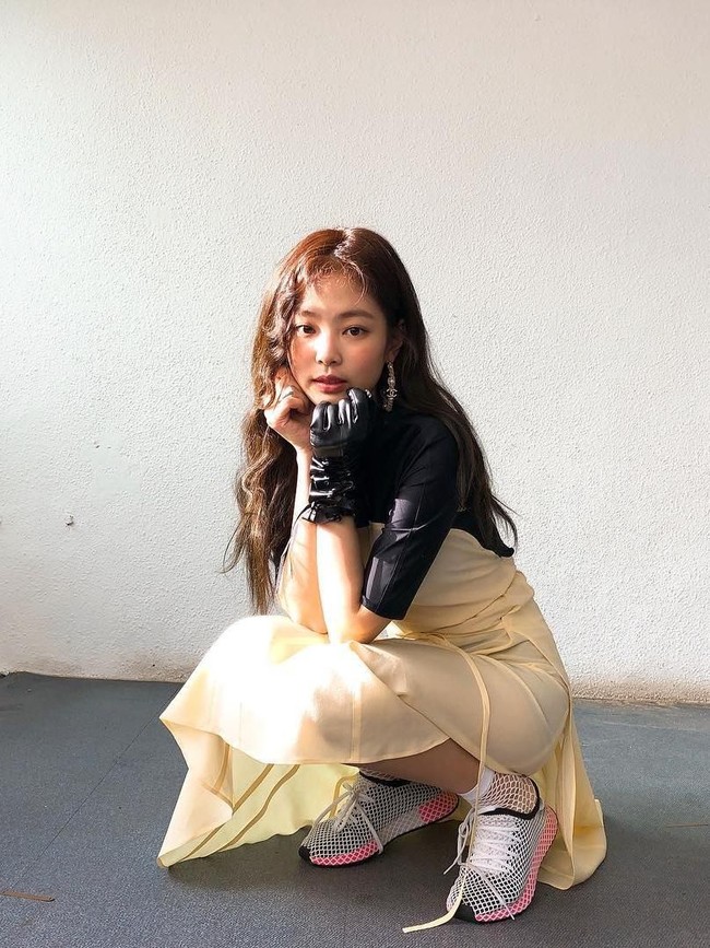 Gaya Jennie merupakan perpaduan antara imut dan seksi, di sisi lain juga seduktif. Foto: Instagram