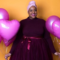 Begitupun dengan riasan. Ia tak segan memakai lipstik berwarna tak biasa.Banyak yang berkomentar buruk tentangnya, tapi ia tetap percaya diri. Foto: Instagram Leah V