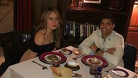 Potret saat keduanya makan malam romantis. Foto: Instagram Frank Garcia