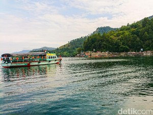 Polisi Minta Pengusaha Kapal Danau Toba Tak Angkut Penumpang Berlebihan