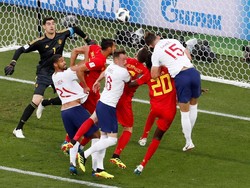 Sejumlah peluang Inggris gagal berbuah gol. REUTERS/Gonzalo Fuentes.
