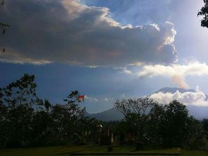 Wisatawan di Bali Aman dalam Radius 4 Km dari Gunung Agung