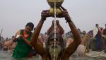 Foto: Festival Sucikan Diri di India 12 Tahun Sekali