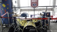 Drum set milik Hendy GIGI.