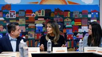 Kunjungan Melania ini ke Pusat Perlindungan Anak-anak Imigran Ilegal ini untuk membicarakan mengenai upaya mempertemukan kembali anak-anak tersebut dengan para orang tuanya. Leah Millis/Reuters.