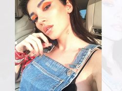 Kecantikan Sang Pelantun Piala Dunia 2018 Pukau Netizen