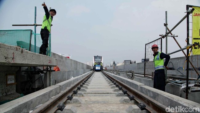 10 Agustus, Warga Jakarta Bisa Naik LRT