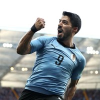 Luis Suarez yang menjadi kontroversi pada Piala Dunia 2014 karena menggigit pemain Italia, kembali bersinar di Piala Dunia 2018. Dari tiga kali pertandingan Uruguay di Piala Dunia 2018, pesepakbola 31 tahun itu sudah mencetak dua gol. Foto: Dok. Getty Images